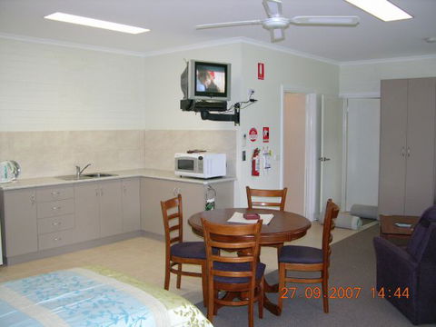 Myrtleford Masonic Units - Accommodation Resorts 5