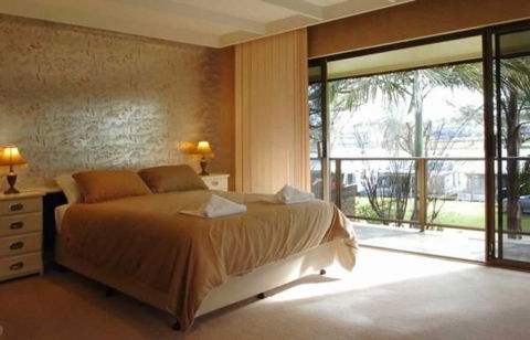 Trenberth House - Accommodation Resorts 1