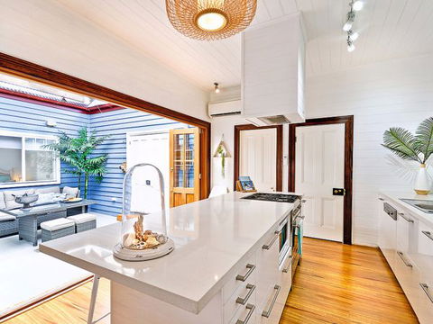 Driftwood Beach House - Accommodation Resorts 1