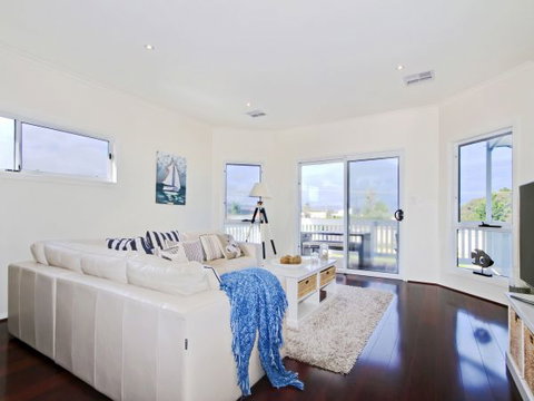 Century 21 SouthCoast: White Caps - Accommodation Resorts 1