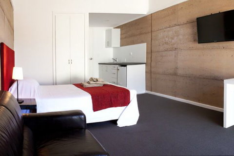 Crossroads Ecomotel - Accommodation Resorts 5