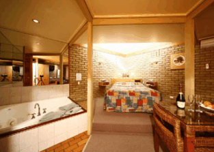 Mitchell Motor Inn - Accommodation Resorts 1