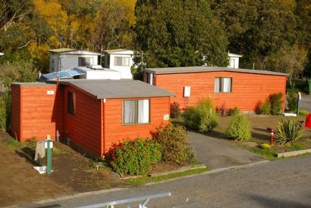 Cambridge TAS Accommodation Resorts