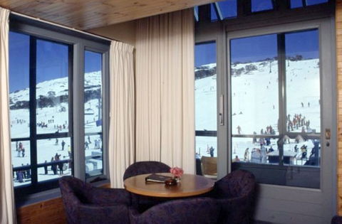 Perisher Valley Hotel - Accommodation Resorts 4