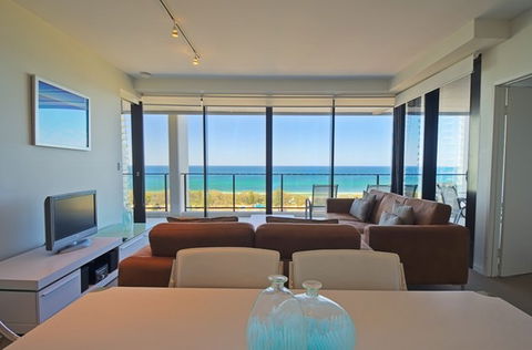 Ultra Broadbeach - Accommodation Resorts 3