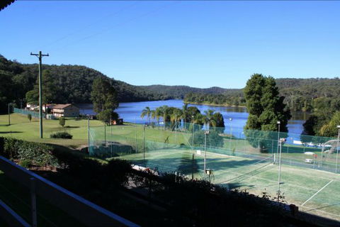Juniors On Hawkesbury - Accommodation Resorts 0
