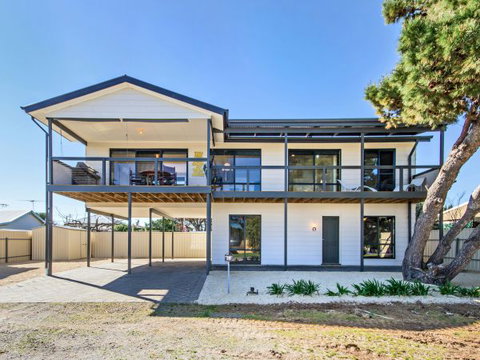 Century 21 SouthCoast: Whinnerah Sunsets - Accommodation Resorts 0