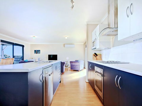 Century 21 SouthCoast: Whinnerah Sunsets - Accommodation Resorts 3