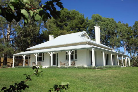 Orchard House - Accommodation Resorts 1