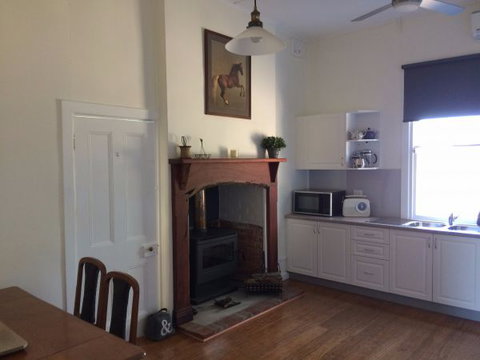 Corryong Holiday Cottages - Sportsview - Accommodation Resorts 1