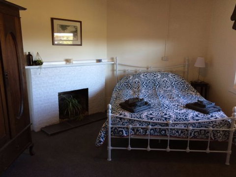 Corryong Holiday Cottages - Sportsview - Accommodation Resorts 2