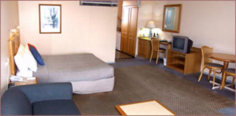Federation Motor Inn Young - Accommodation Resorts 1