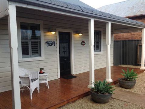 Thelma's Temora - Accommodation Resorts 0