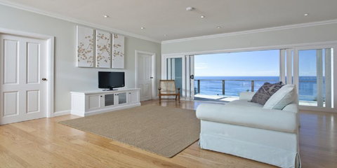 BetinaKing - Accommodation Resorts 4