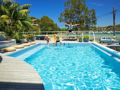 BetinaKing - Accommodation Resorts 6