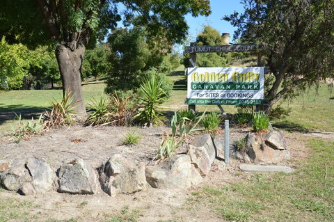 Adelong Golden Gully Caravan Park - Accommodation Resorts 0