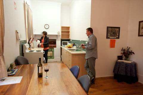 Black Jack Get-A-Way - Nana's Home - Accommodation Resorts 3