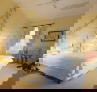 Faversham House - Accommodation Resorts