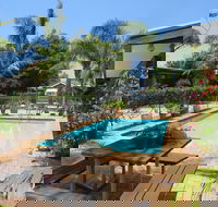 Lakes Waterfront Motel - Accommodation Resorts