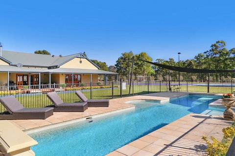 Stonegate - Accommodation Resorts 1
