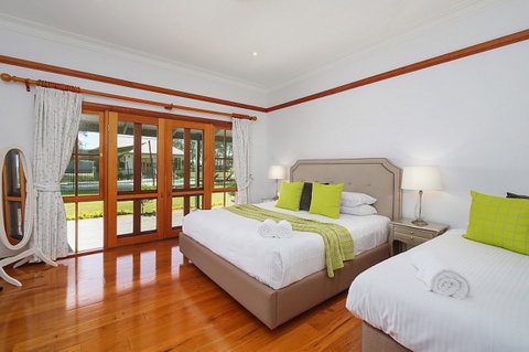 Stonegate - Accommodation Resorts 6