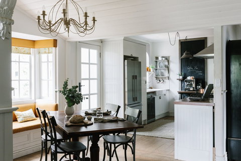 Acre Of Roses - Accommodation Resorts 4