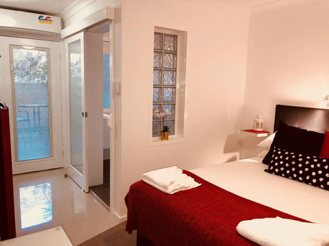 Canberra Short Term And Holiday Accommodation - Accommodation Resorts 0