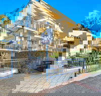 Golden Riviera Beach Resort - Accommodation Resorts