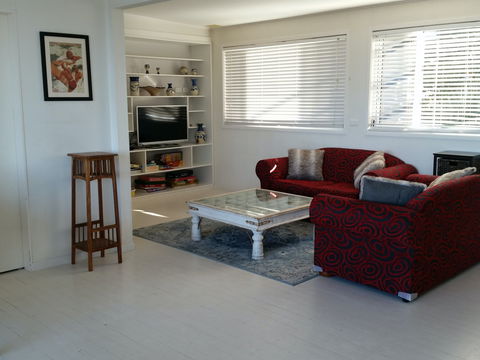 Headlands Beach House - Accommodation Resorts 5