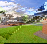 Hedgerow - Accommodation Resorts