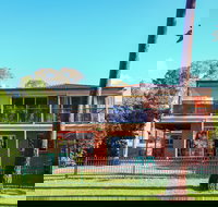 Kingfisher Lakehouse - Accommodation Resorts