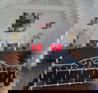 Maison de May Boutique Bed and Breakfast - Accommodation Resorts