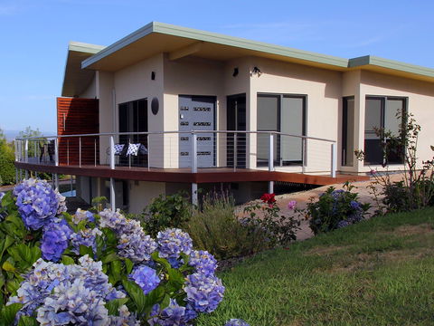 Outlook BnB - Accommodation Resorts 0