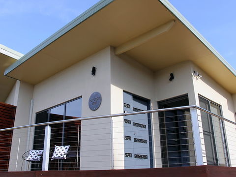 Outlook BnB - Accommodation Resorts 1