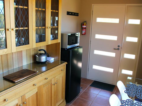 Outlook BnB - Accommodation Resorts 3