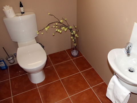 Outlook BnB - Accommodation Resorts 9