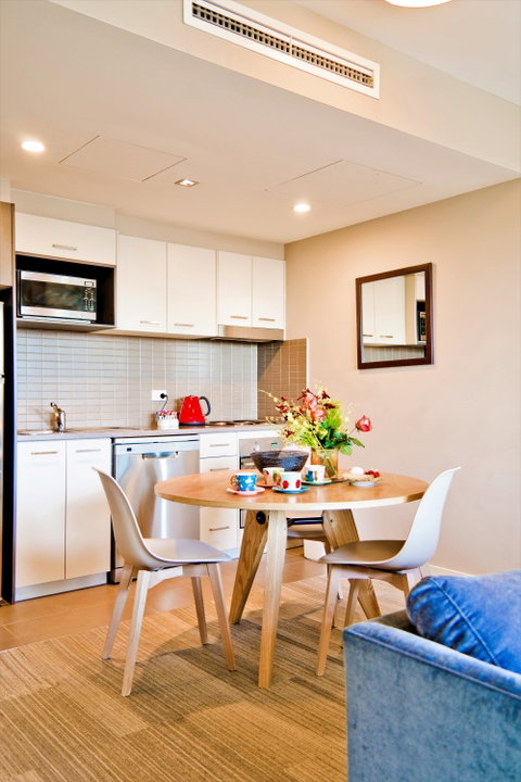 Quest Mascot Apartment - Accommodation Resorts 5