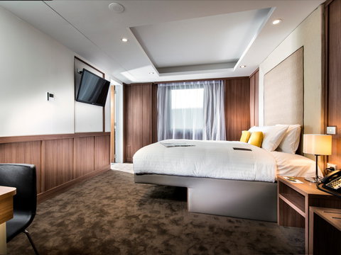 The Hougoumont Hotel - Accommodation Resorts 2