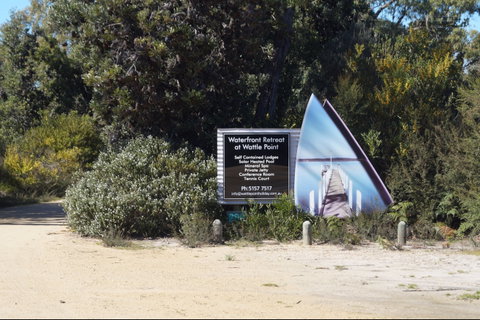 Waterfront Retreat At Wattle Point - Accommodation Resorts 1