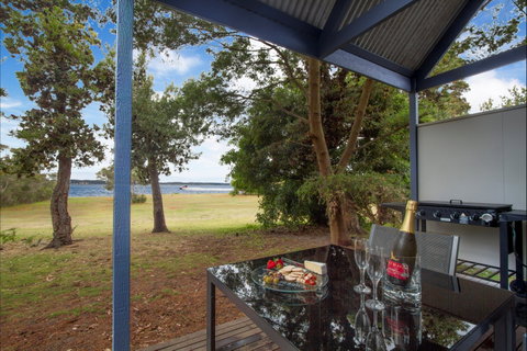 Waterfront Retreat At Wattle Point - Accommodation Resorts 4