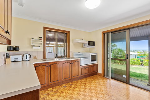 Century21 SouthCoast: Reef & Vines Port Noarlunga - Accommodation Resorts 2