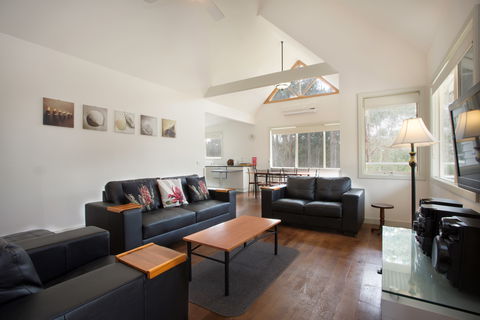 Hooked Inn Cottages - Accommodation Resorts 1