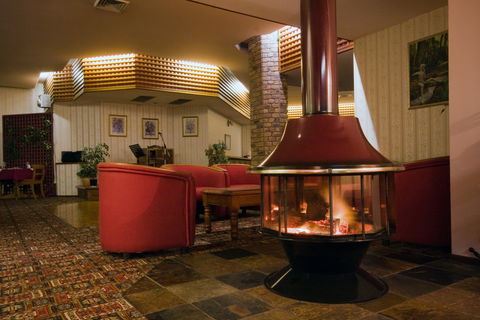 McNevins Warwick Motel And Gunyah Restaurant - Accommodation Resorts 1