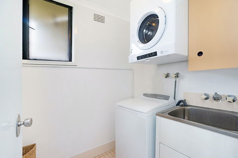 Newcastle Short Stay Apartments - Flagstaff Apartment - Accommodation Resorts 0