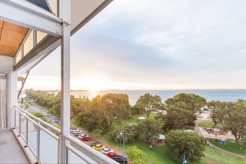 Rockingham Apartments - Accommodation Resorts 2