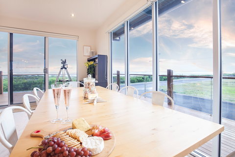 The Lookout - Accommodation Resorts 2