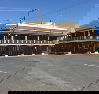 Tottenham Hotel - Accommodation Resorts