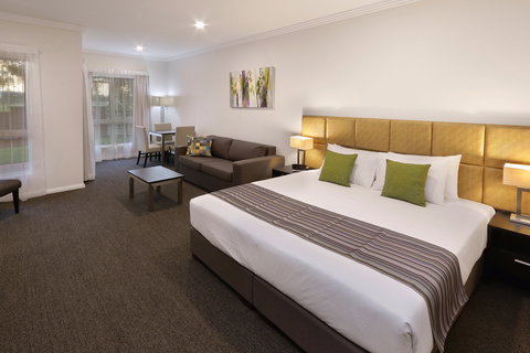Bolton On The Park - Accommodation Resorts 2