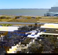 Coorong Aurora - Breathtaking Waterfront Escape - Accommodation Resorts
