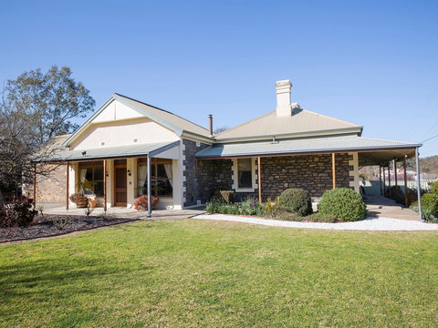SINKINSON HOUSE - Mount Torrens - Accommodation Resorts 0